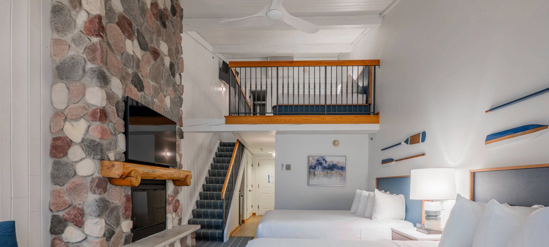 Lodges Queen Loft