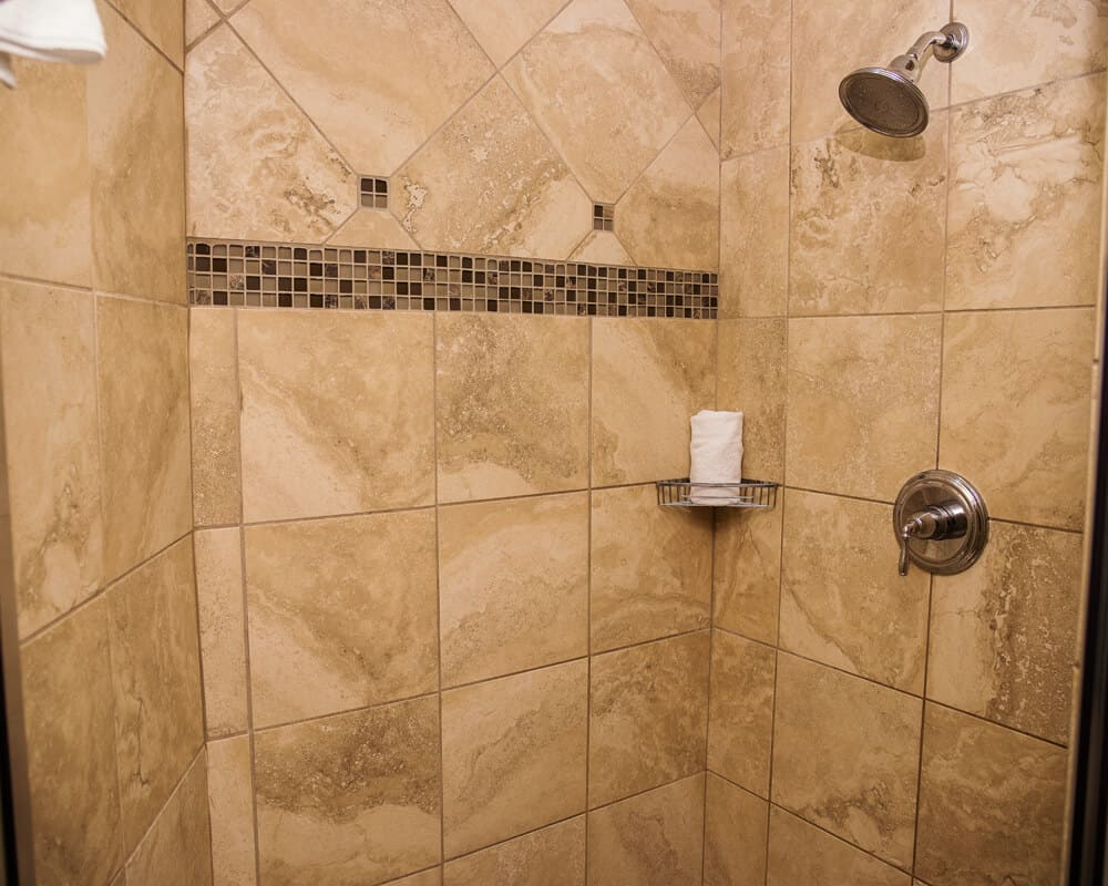 Lakewood Suite Bathroom