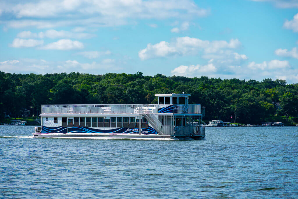 Lake Lawn Queen Tour Boat
